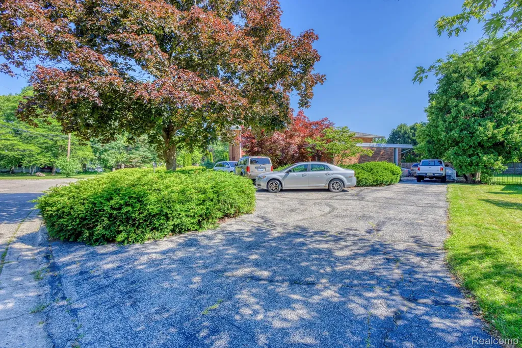 46 W Breitmeyer Place Mt. Clemens City MI 48043