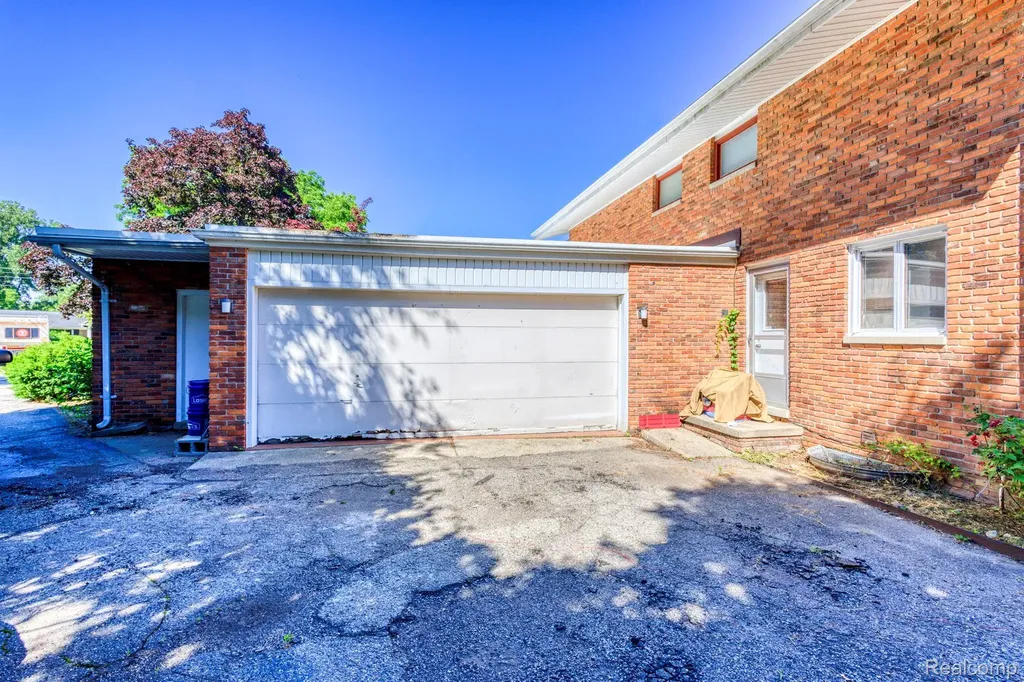 46 W Breitmeyer Place Mt. Clemens City MI 48043