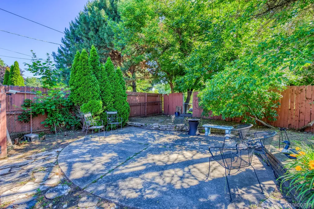 46 W Breitmeyer Place Mt. Clemens City MI 48043