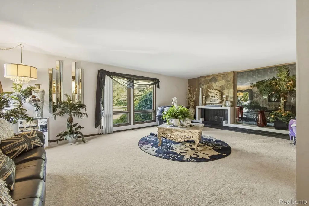 46 W Breitmeyer Place Mt. Clemens City MI 48043