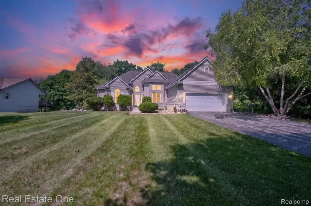 5128 Queensway Marion Township MI 48843