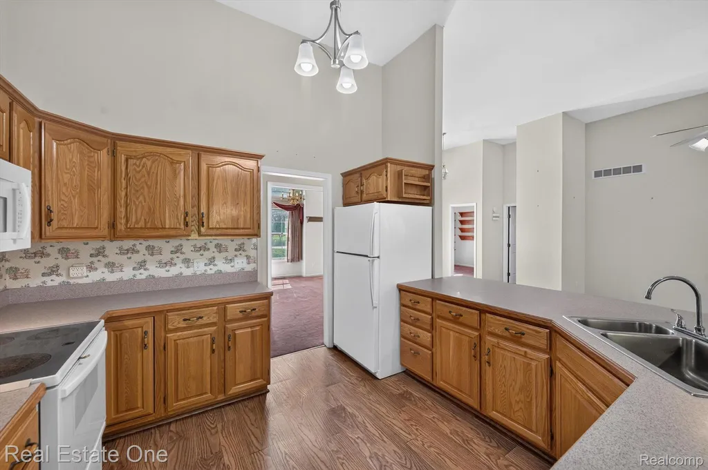 5128 Queensway Marion Township MI 48843