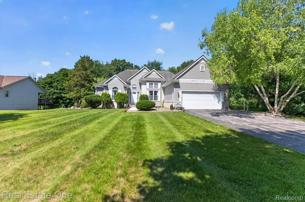 5128 Queensway Marion Township MI 48843