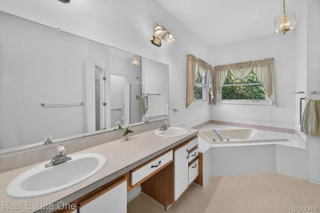 5128 Queensway Marion Township MI 48843