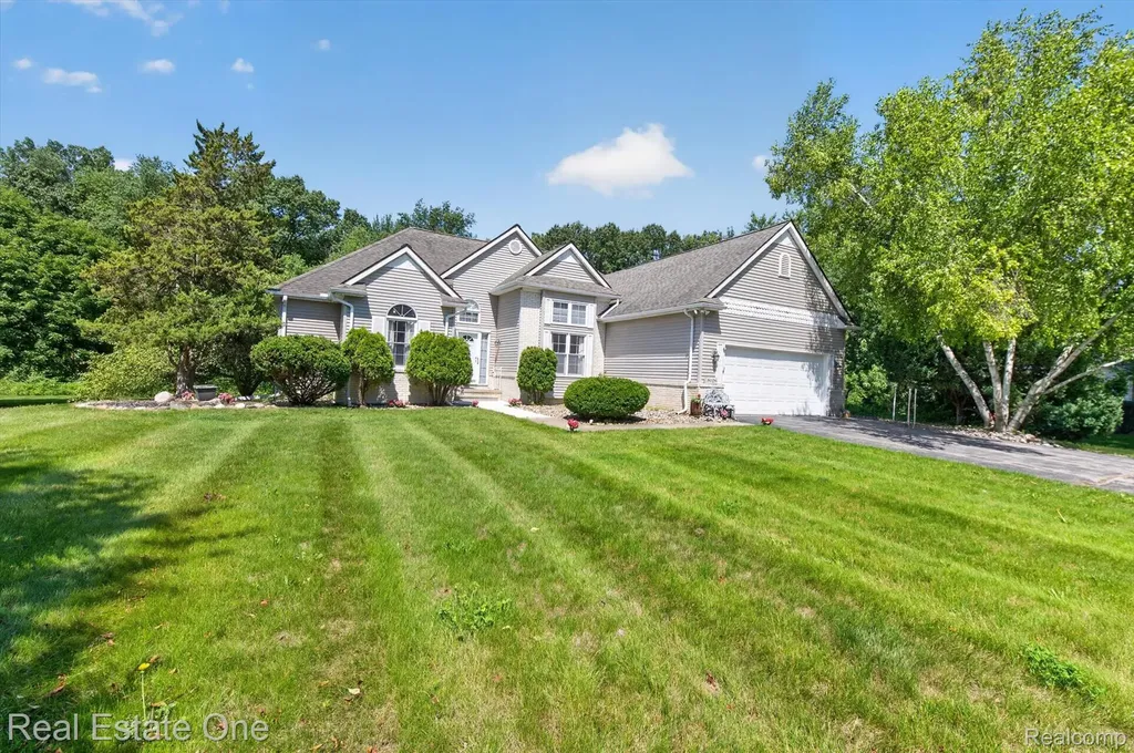 5128 Queensway Marion Township MI 48843