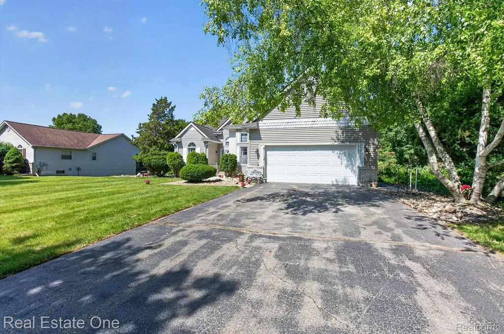 5128 Queensway Marion Township MI 48843