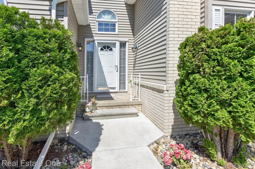 5128 Queensway Marion Township MI 48843