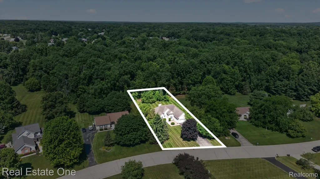 5128 Queensway Marion Township MI 48843