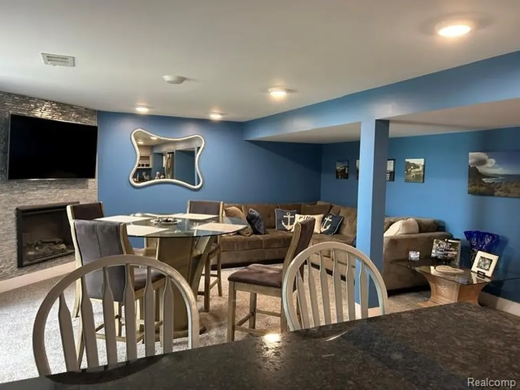 15471 Whitaker Road Fenton Charter Township MI 48451