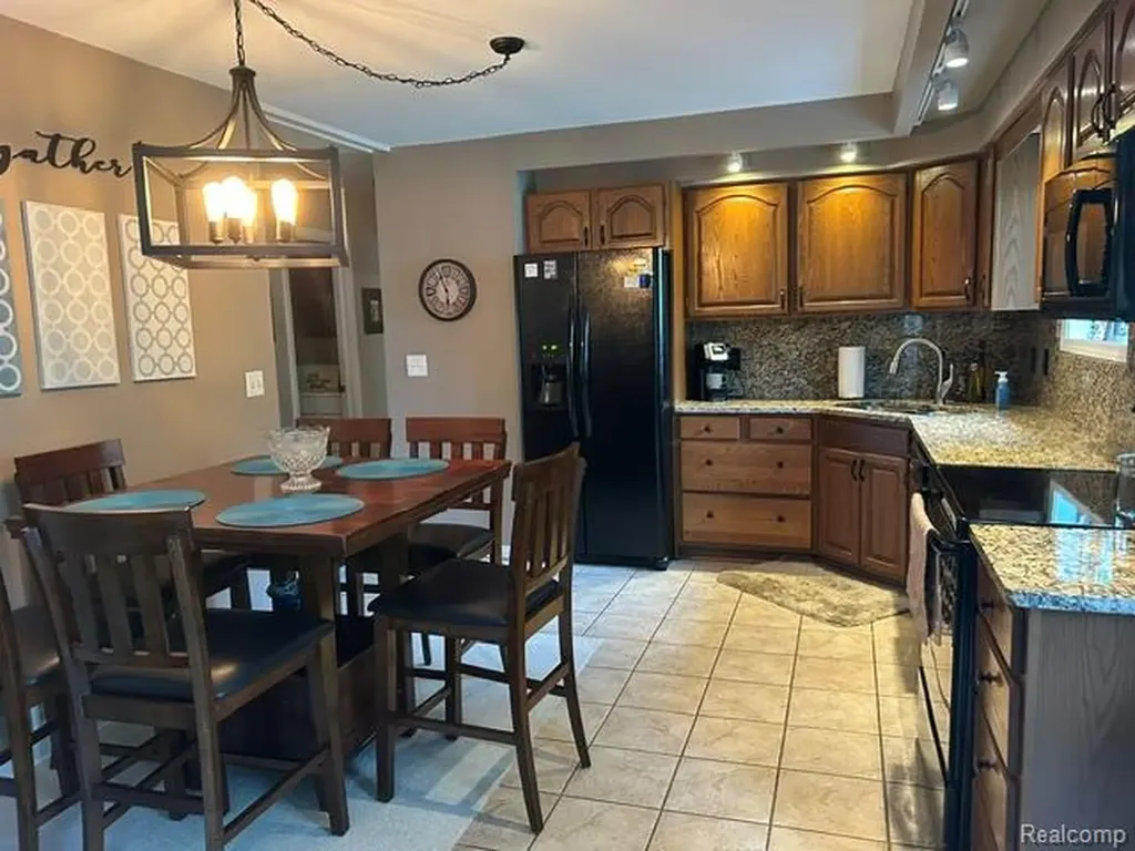 15471 Whitaker Road Fenton Charter Township MI 48451