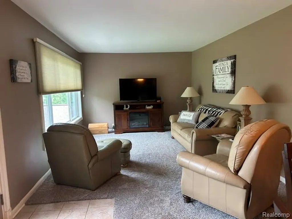 15471 Whitaker Road Fenton Charter Township MI 48451