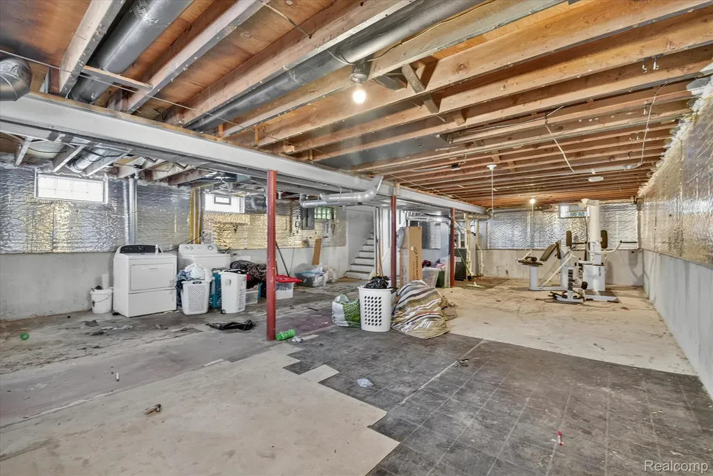 1370 Parkwood Avenue York Charter Township MI 48198