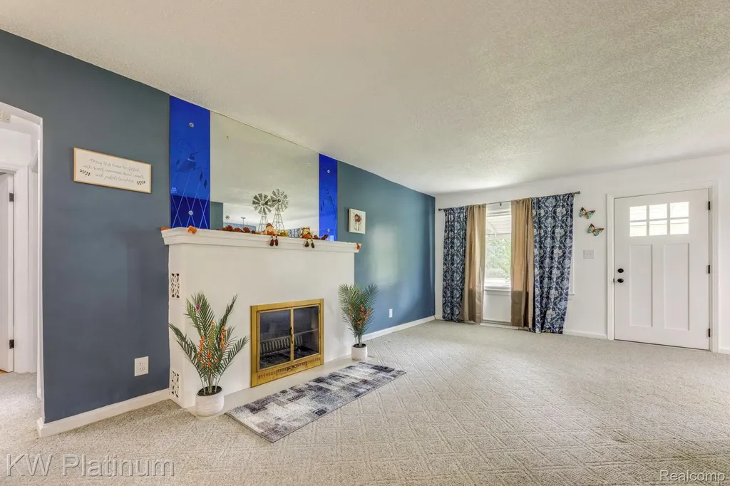 5930 Gratiot Avenue St. Clair Township MI 48079