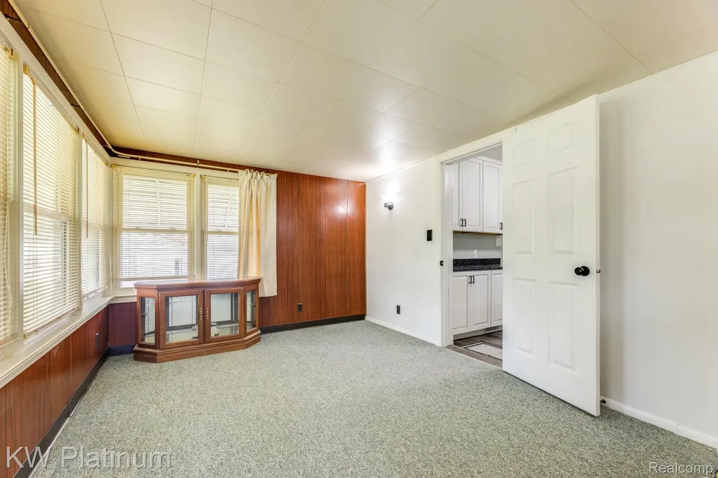 5930 Gratiot Avenue St. Clair Township MI 48079