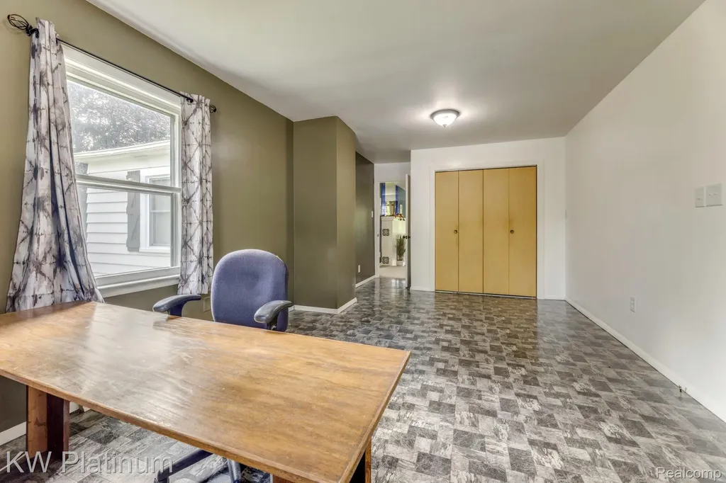 5930 Gratiot Avenue St. Clair Township MI 48079