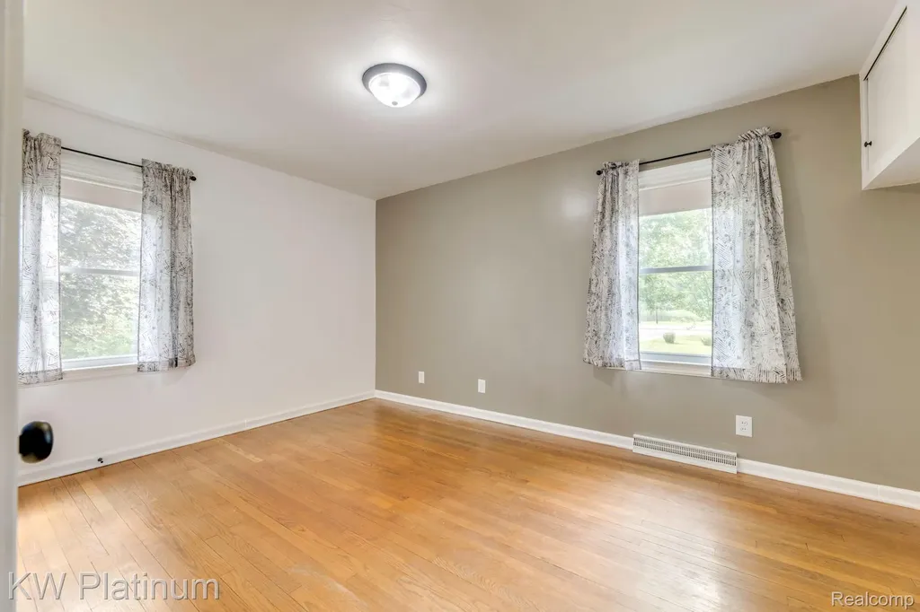 5930 Gratiot Avenue St. Clair Township MI 48079