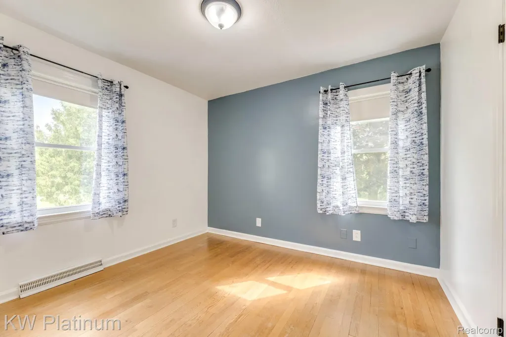 5930 Gratiot Avenue St. Clair Township MI 48079