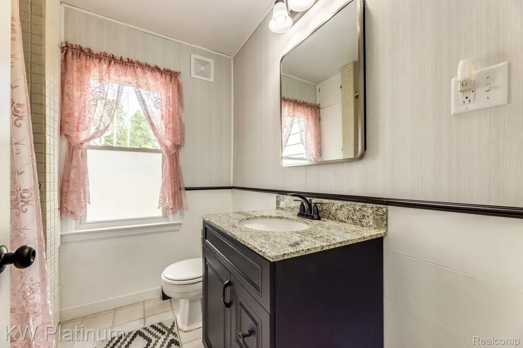 5930 Gratiot Avenue St. Clair Township MI 48079