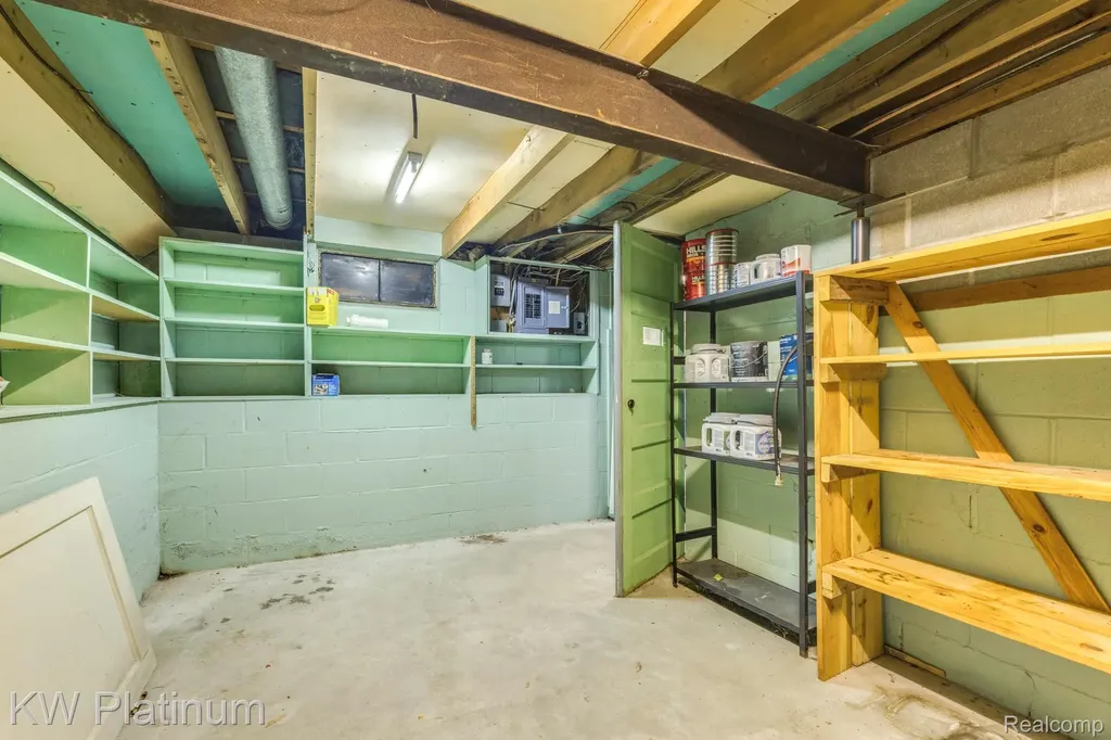 5930 Gratiot Avenue St. Clair Township MI 48079