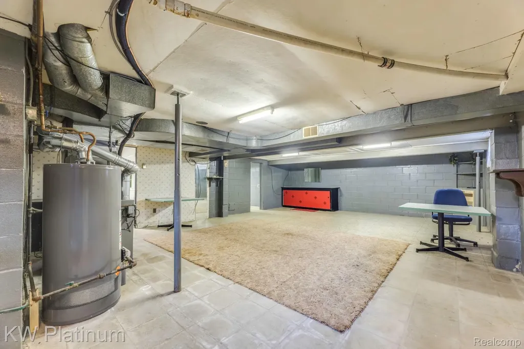 5930 Gratiot Avenue St. Clair Township MI 48079