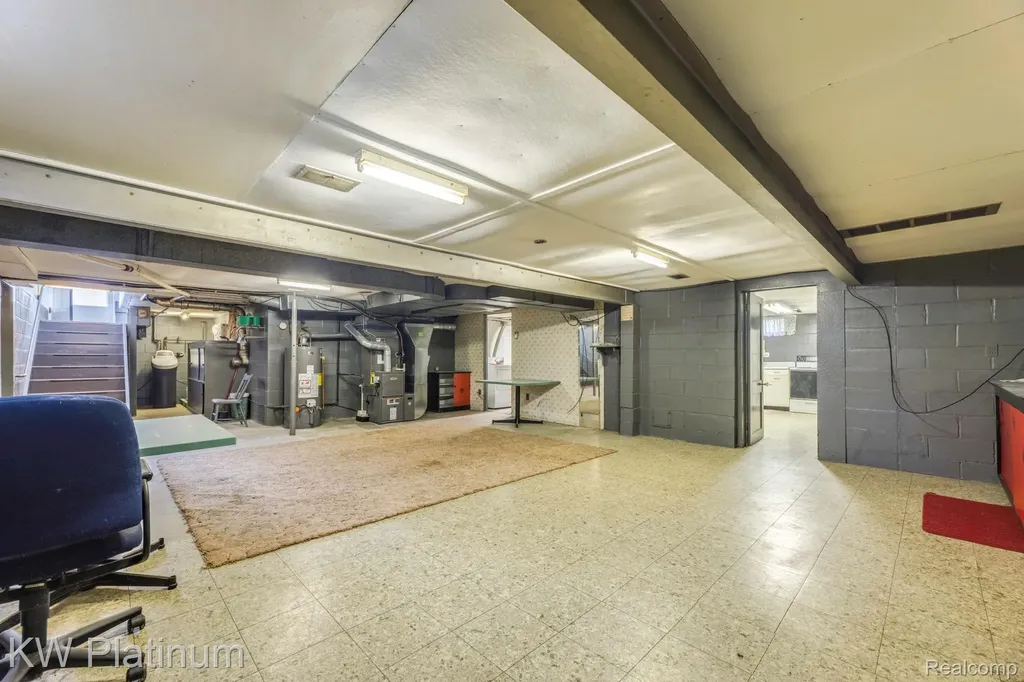 5930 Gratiot Avenue St. Clair Township MI 48079
