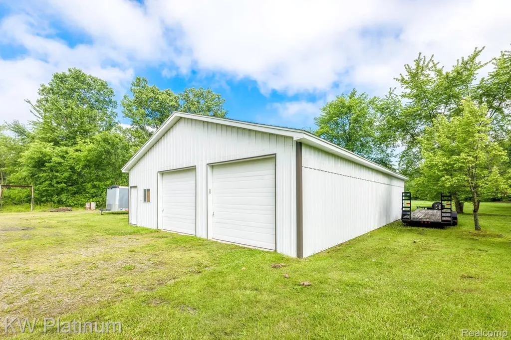 5930 Gratiot Avenue St. Clair Township MI 48079
