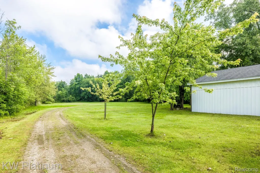 5930 Gratiot Avenue St. Clair Township MI 48079