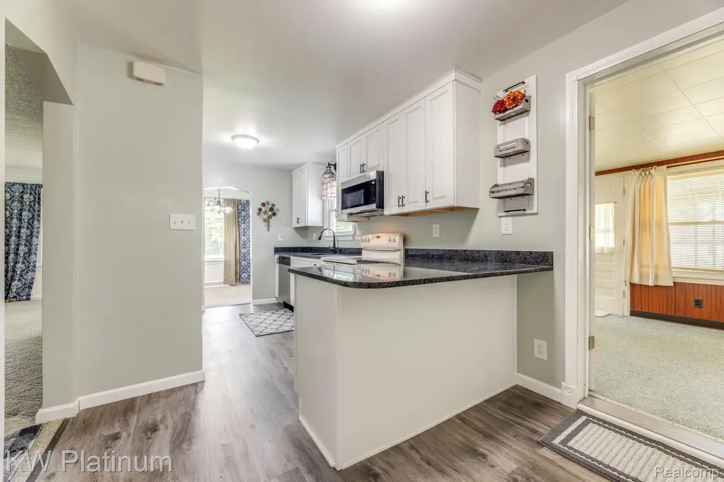 5930 Gratiot Avenue St. Clair Township MI 48079