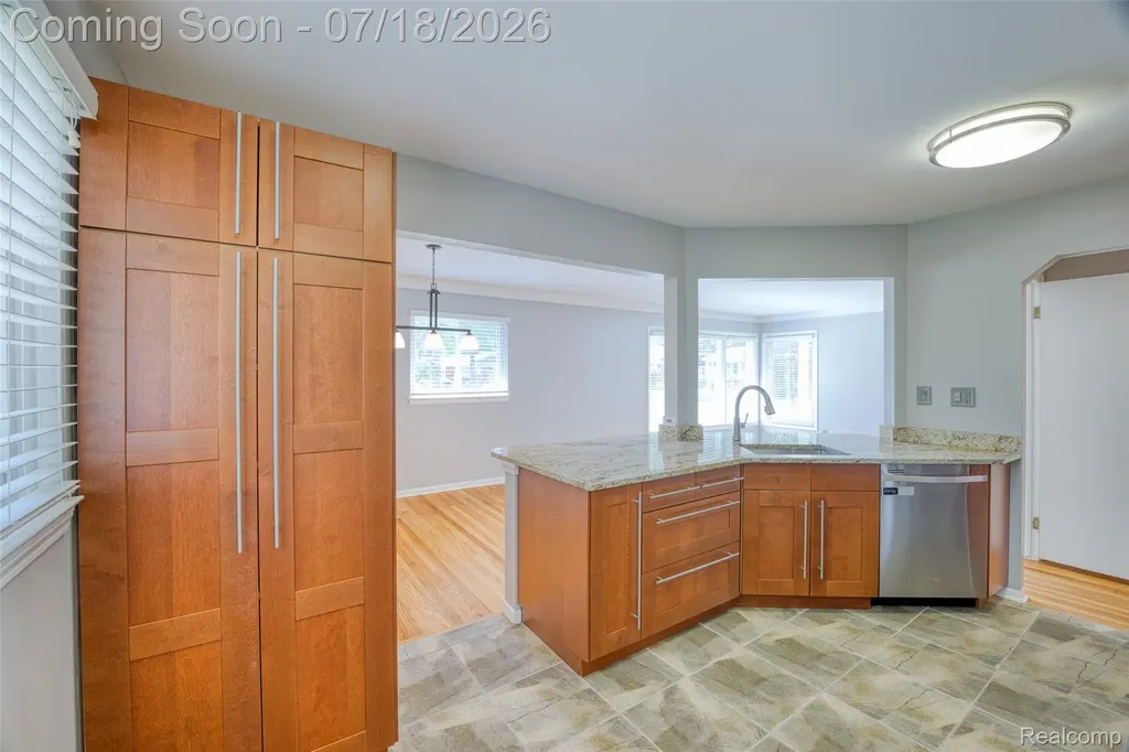 3014 Sylvan Drive Royal Oak City MI 48073
