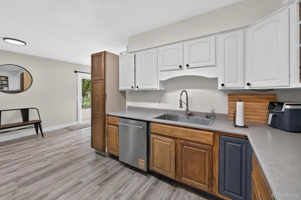 5355 N Seymour Road Flushing Charter Township MI 48433