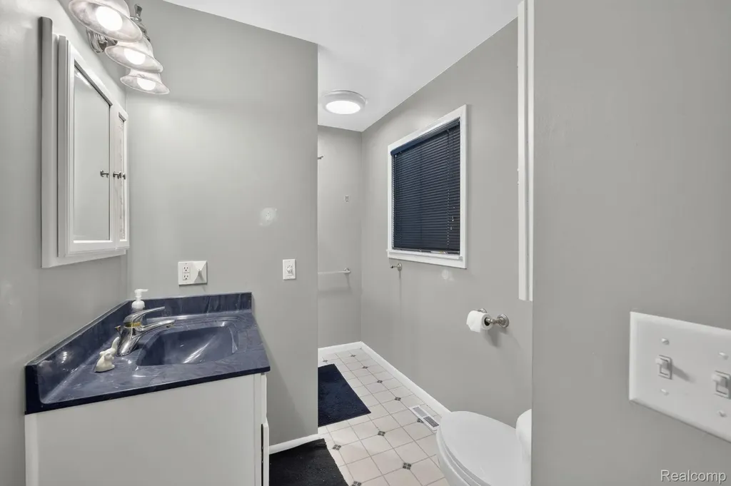 5355 N Seymour Road Flushing Charter Township MI 48433