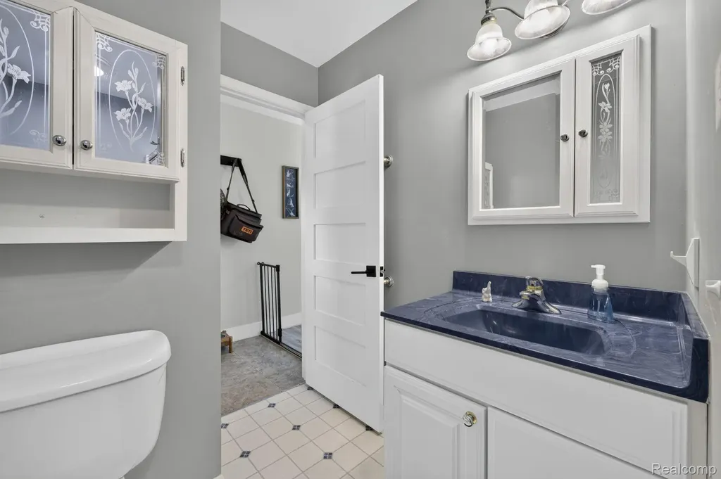 5355 N Seymour Road Flushing Charter Township MI 48433