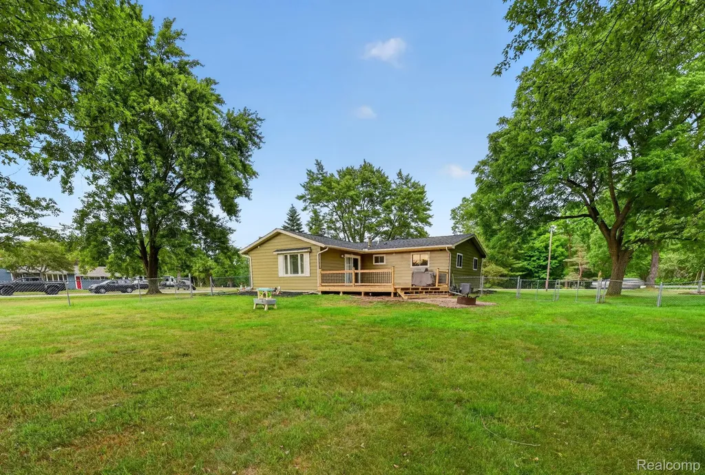 5355 N Seymour Road Flushing Charter Township MI 48433