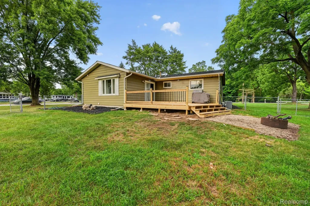 5355 N Seymour Road Flushing Charter Township MI 48433