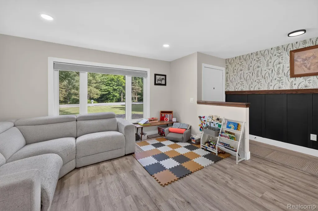 5355 N Seymour Road Flushing Charter Township MI 48433