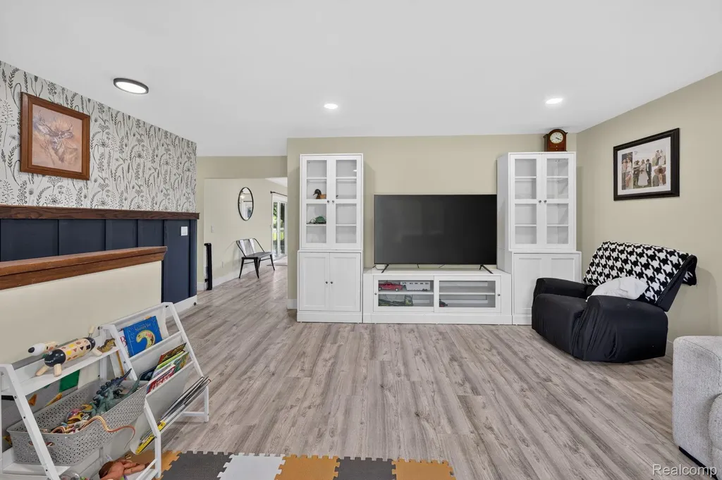 5355 N Seymour Road Flushing Charter Township MI 48433