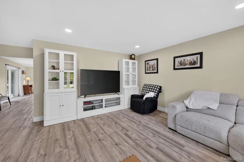 5355 N Seymour Road Flushing Charter Township MI 48433