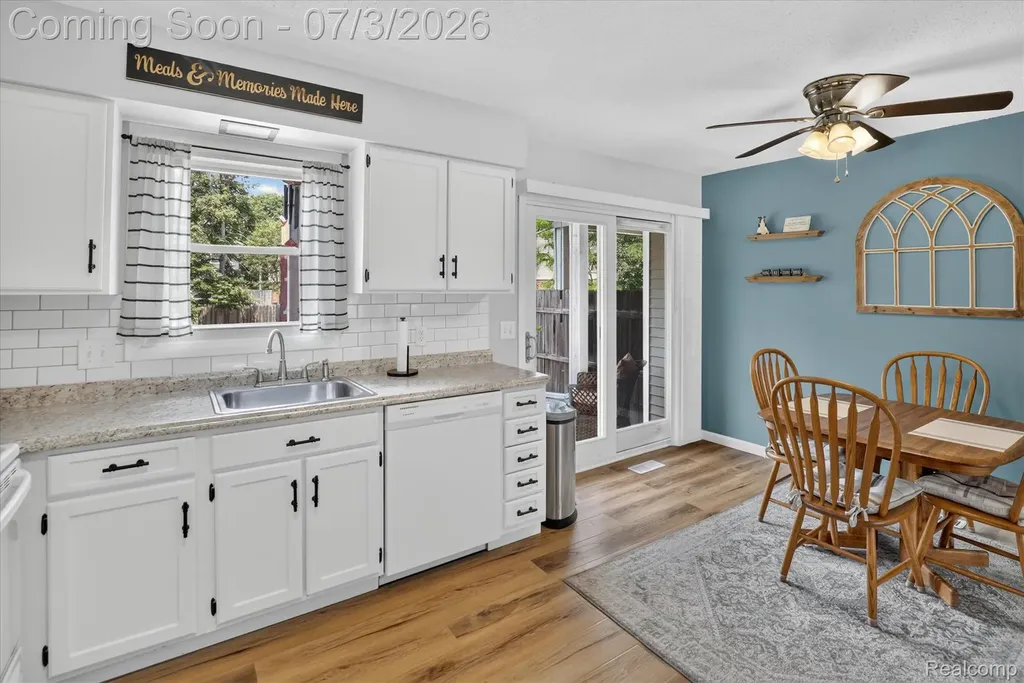 13274 Lake Point Boulevard Van Buren Charter Township MI 48111