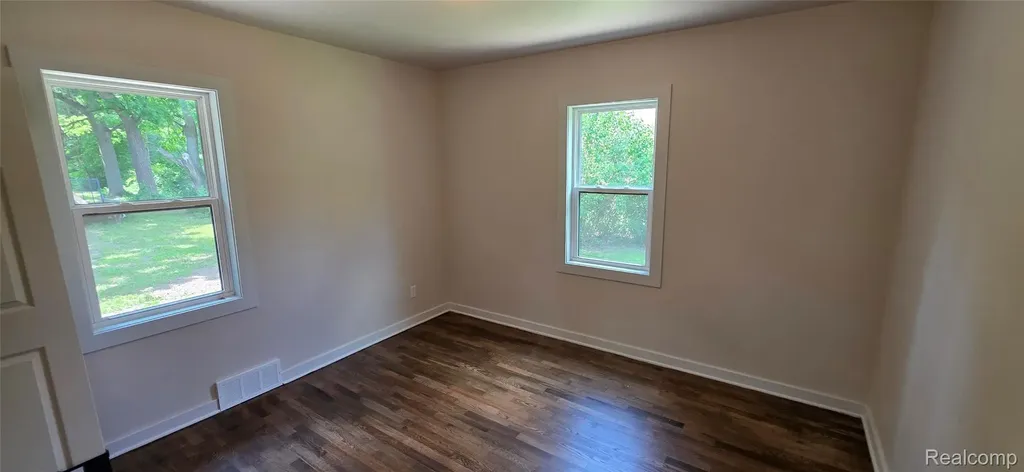 9205 Neff Road Vienna Charter Township MI 48420