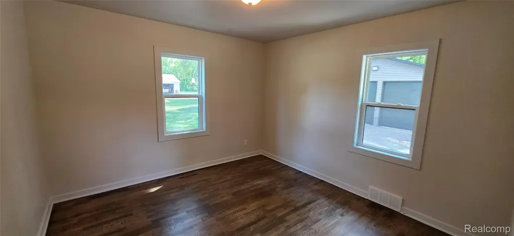 9205 Neff Road Vienna Charter Township MI 48420