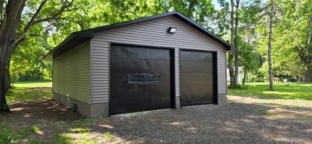9205 Neff Road Vienna Charter Township MI 48420