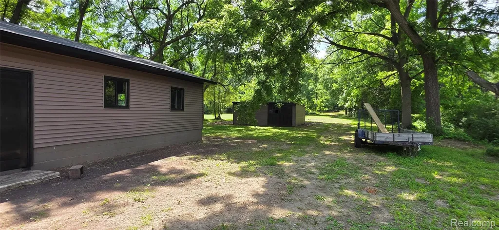 9205 Neff Road Vienna Charter Township MI 48420