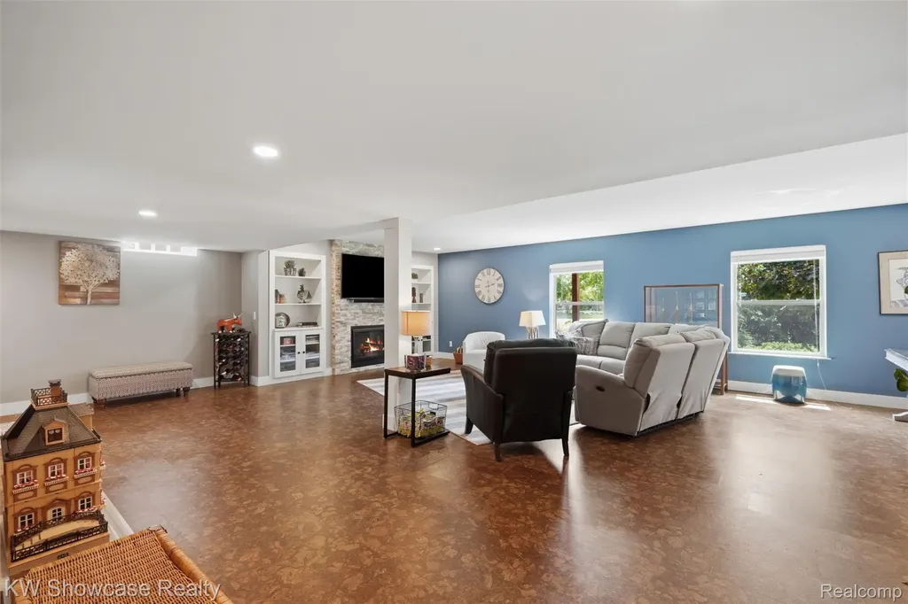 2265 Brigantine Commerce Charter Township MI 48382