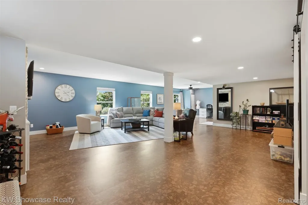2265 Brigantine Commerce Charter Township MI 48382