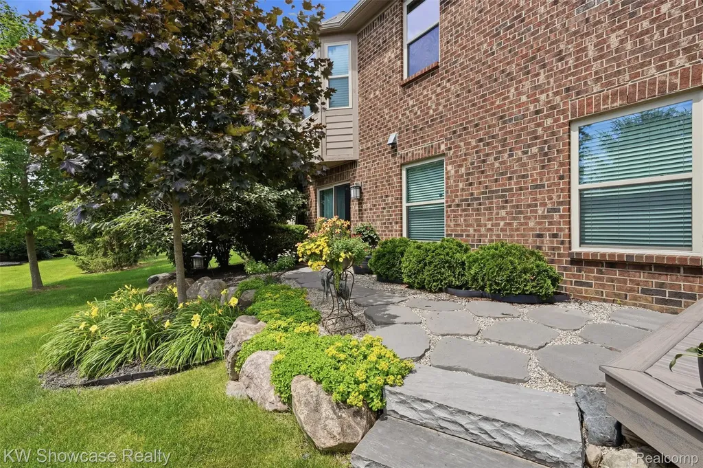 2265 Brigantine Commerce Charter Township MI 48382
