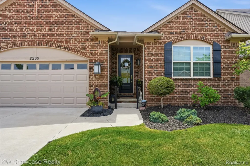 2265 Brigantine Commerce Charter Township MI 48382