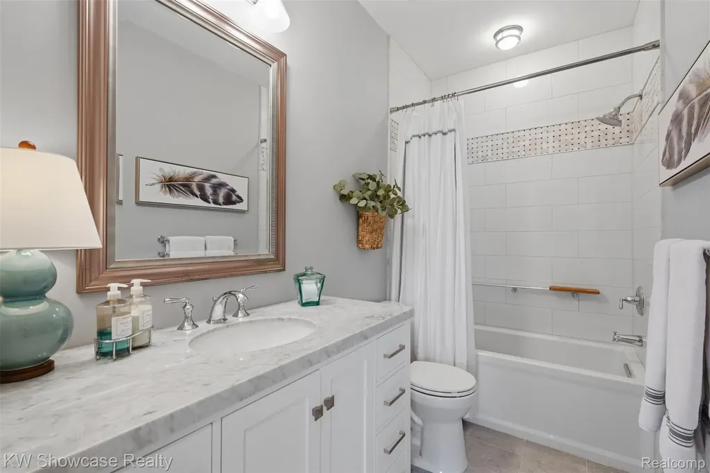 2265 Brigantine Commerce Charter Township MI 48382