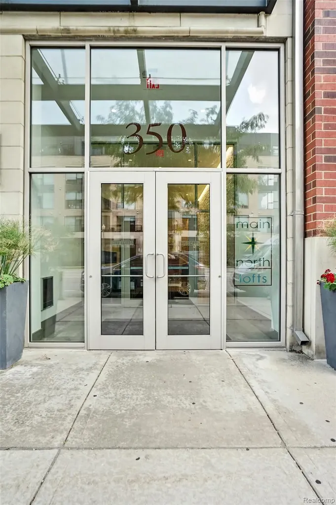 350 N Main Street Royal Oak City MI 48067