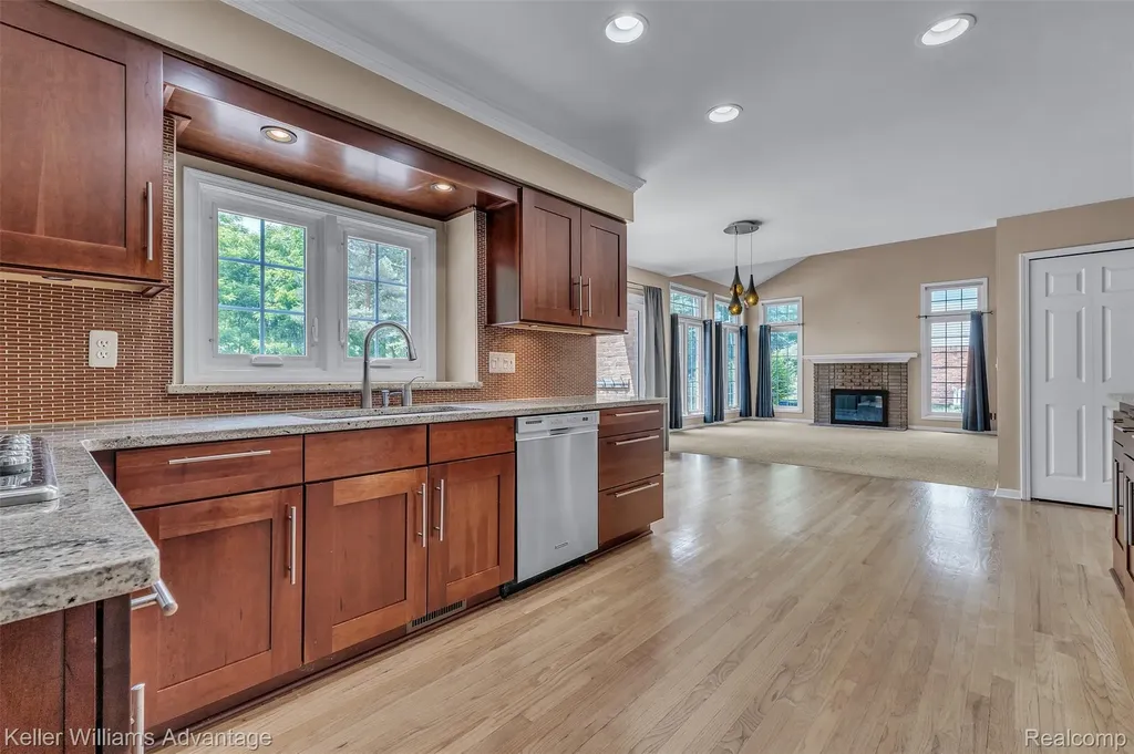6865 Kings Mill Drive Canton Charter Township MI 48187