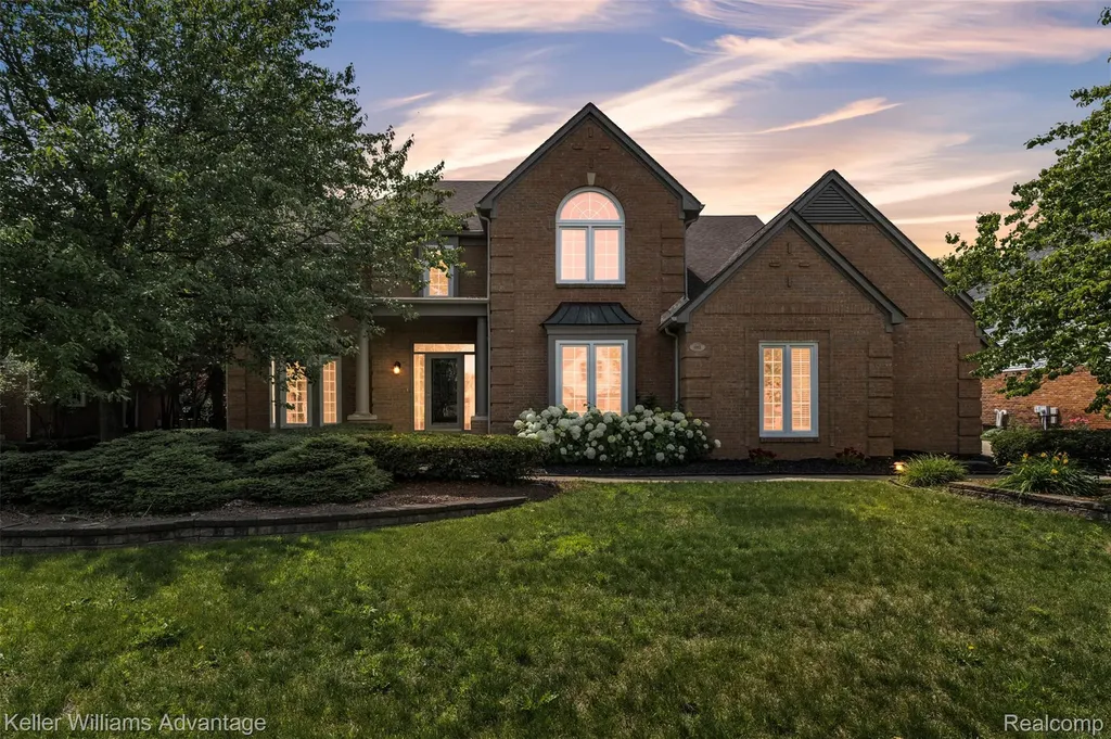 6865 Kings Mill Drive Canton Charter Township MI 48187